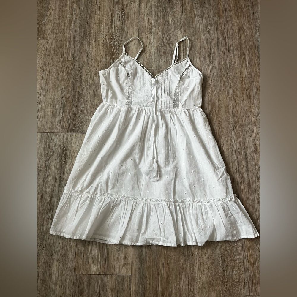 Forever 21 Womens White Eyelet Mini Dress Cotton Babydoll Fairy Grunge Vneck
